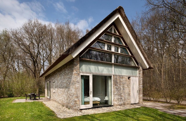 Thatched villa near Hoogeveen