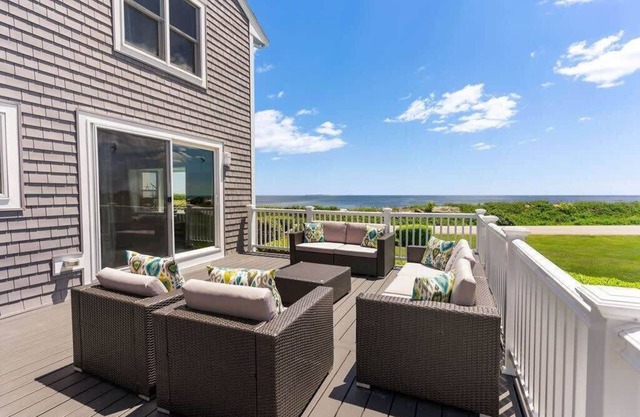 The 1A Escape | Ocean View Deck | Walk to Beach