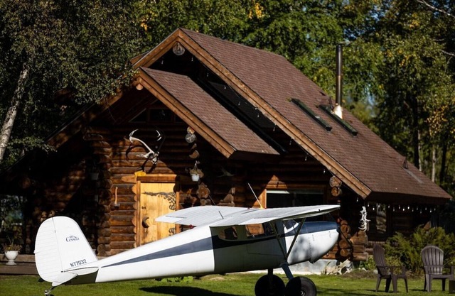 The Airstrip/Custom Hot Tub
