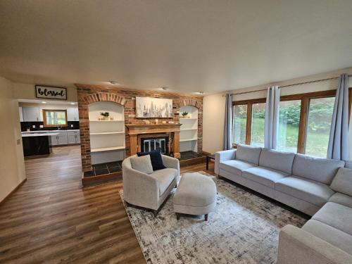 The Anchorage Abode, Freshly Renovated in 2024