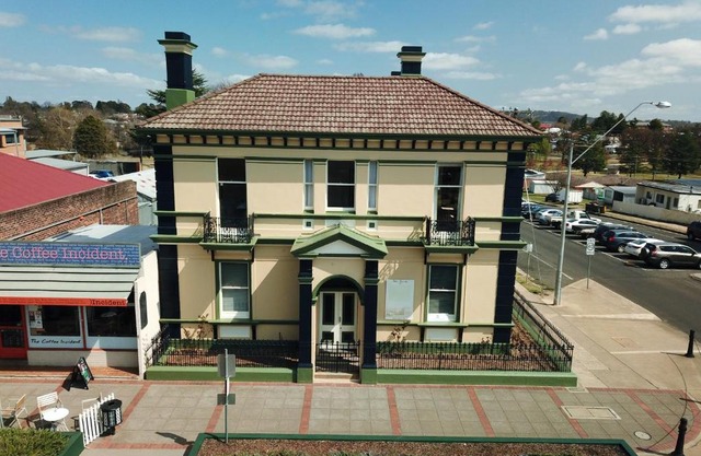 The Bank Guesthouse Glen Innes
