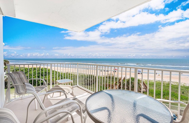 The Beachsider at Ormond: Luxe Oceanfront Condo, balcony & pool. (Daytona Beach)