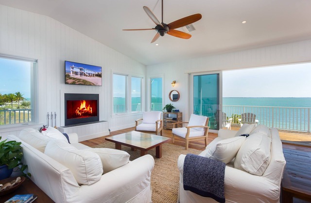 The Blue Marlin - Beachfront Oasis with Private Beachside Pool & Boat Dock