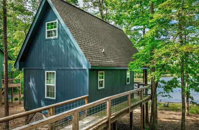The Blue Treehouse at Little River Treehouses