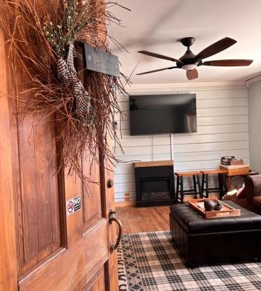The Cabins at Walnut Grove-minutes from Hunter and Windham