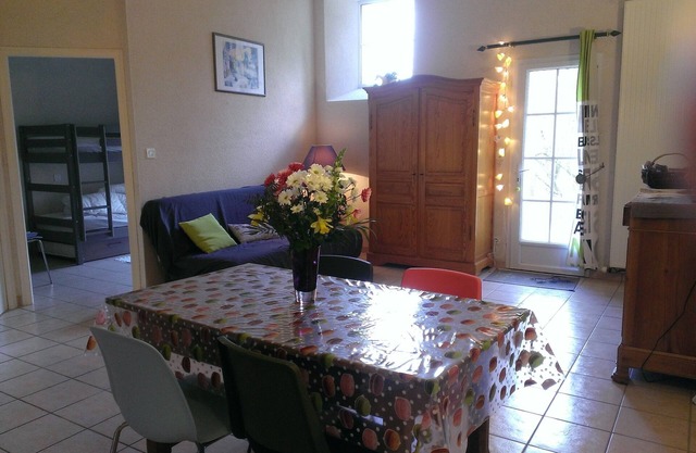 The charm of stone and greenery. Accommodation for 4 to 8 people in the countryside.