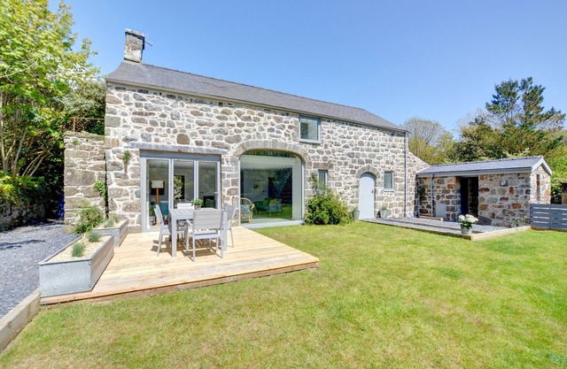 The Coach House - Three Bedroom House, Sleeps 6