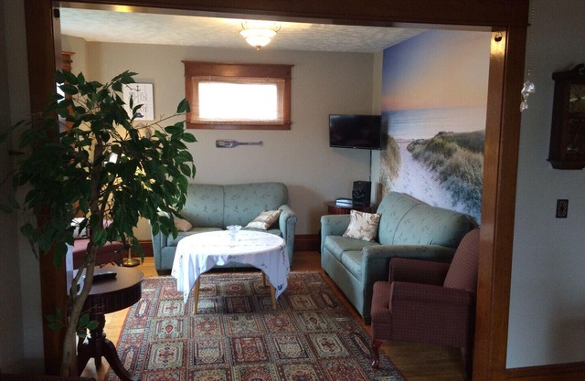 The Coastal Country House- in NB, just a few walking min. from the sandy beach