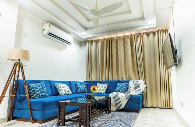 The Cozy Comfort Near Taj 3BR By Homeyhuts