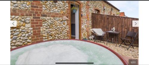 The Ducks - Stunning remote Norfolk Appt with Lazy Spa