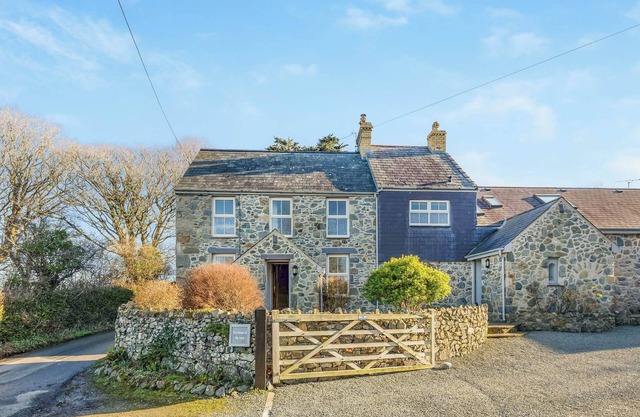 The Farmhouse - UK48734