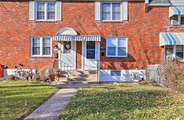 ‘The Gallery’, an Allentown Retreat w/Views!