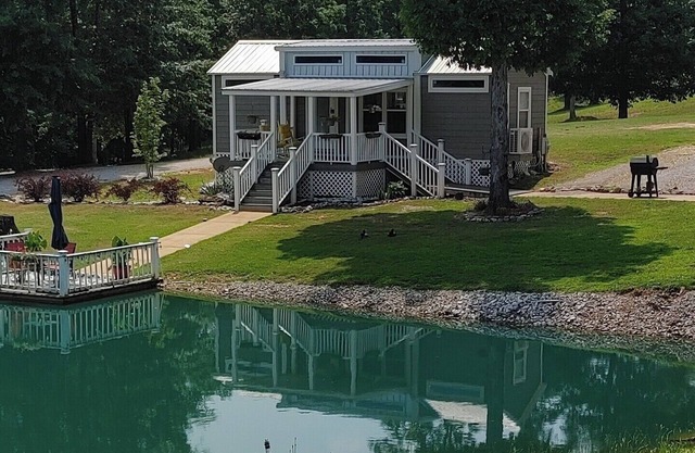 The Glennwood Home Great for fishermen, plenty of room for boat parking