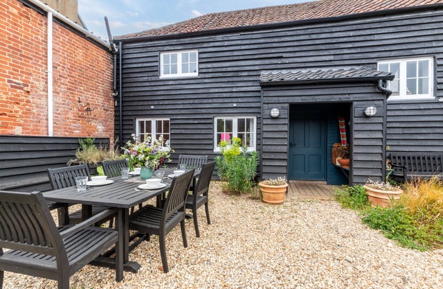 The Hayloft - Two Bedroom House, Sleeps 4