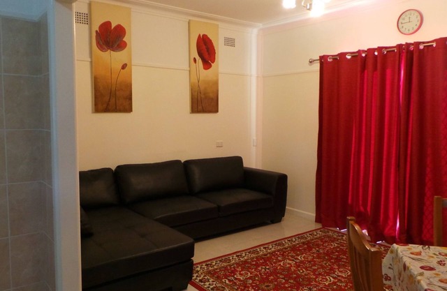 The Hillvue House -FREE WiFi/FOXTEL,QUIET & CLEAN