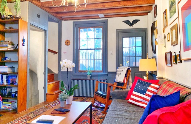 The Historic & Walkable Philadelphia Washington Square West 2 bed/2 bath Home