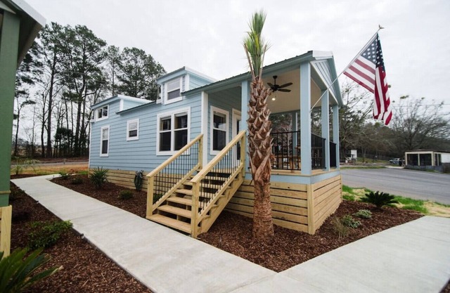 The Horseshoe · Tiny Home, Big Lake