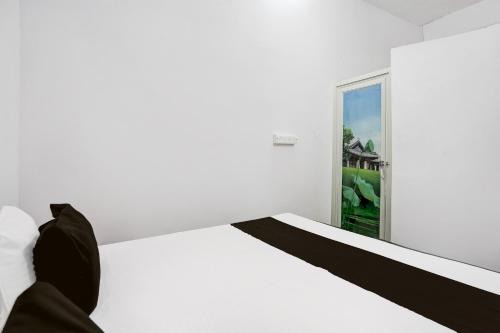 THE HOTEL PARADISE