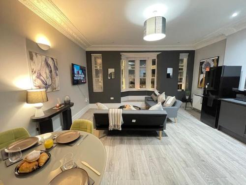 The Lux Loft Spacious & Stylish