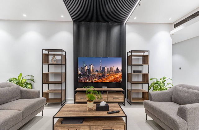 The Luxurious Sea View Apartment