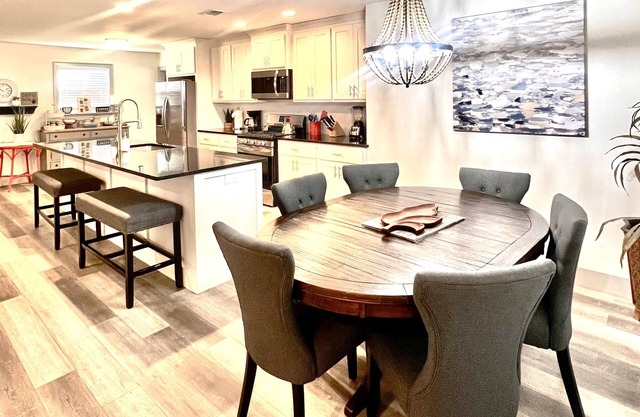 The McKinney. Centrally located. A few blocks from Emma St and Downtown. Four be