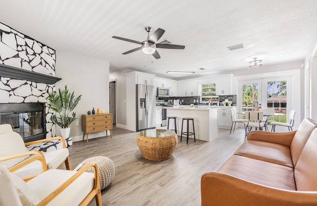 The Modern Cozy Spot-Near Busch Gardens+USF