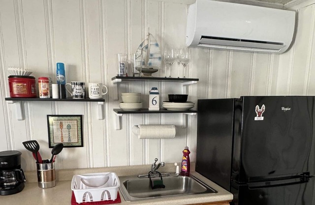The Motel closest to the beach! Pet Friendly! The Best Surfing!