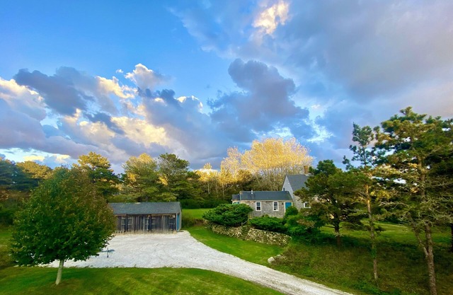 The Nantucket Farmhouse. Private, completely renovated, 10 minutes to the beach