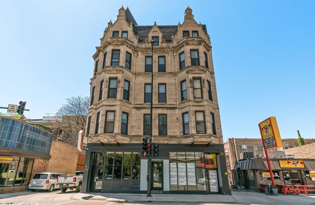 The Neighborhood Hotel - Lincoln Park 402 - One Bedroom w/Patio