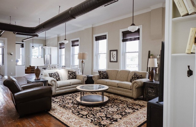 The Nest - Huge Loft in Downtown Henderson