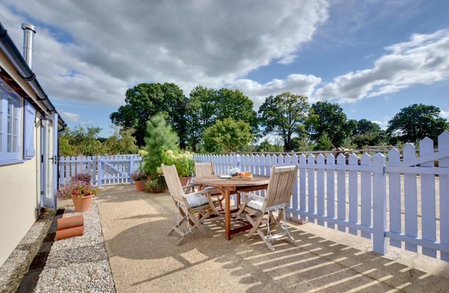 The Old Dairy - One Bedroom House, Sleeps 2