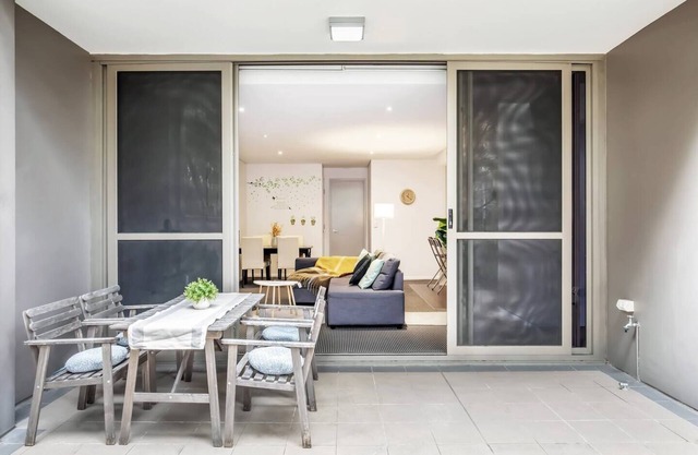 The Patio Live like a Local in Spacious Comfort