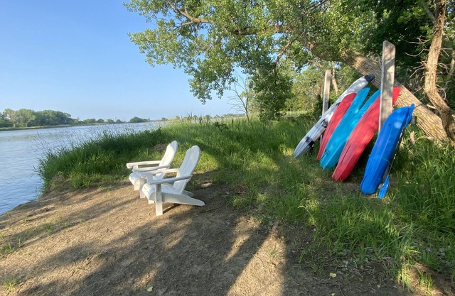 The Perfect Platte River Getaway & Sandhill Crane Viewing