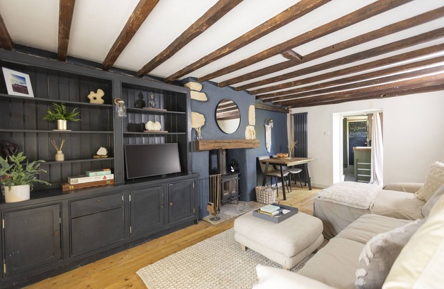 The Rabbit Hole | Cotswold Holiday Let | 1 Bed & Sleeps 2