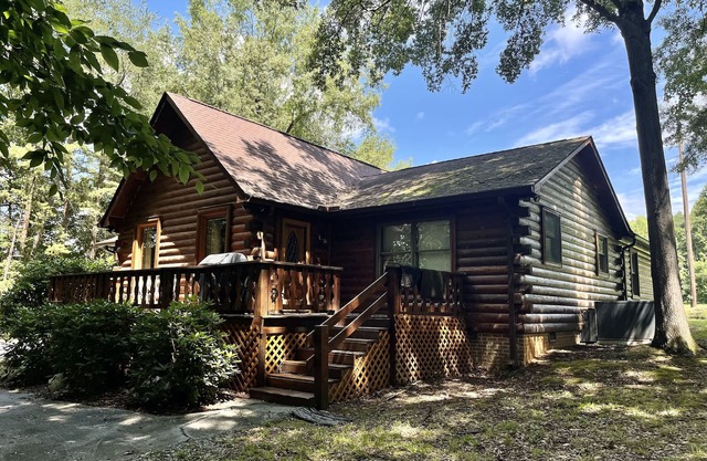 The Red Fox Cabin - Urban Retreat