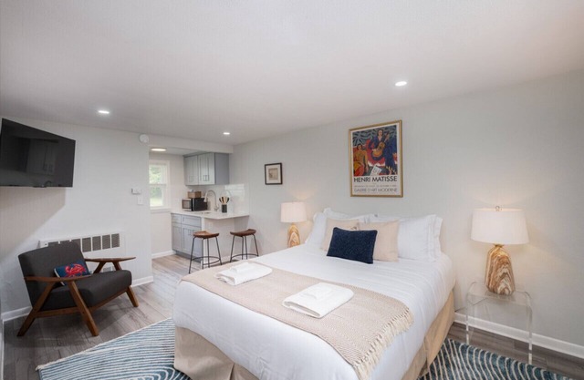 The Rossie Studio · Near Mystic, Casinos + USCGA