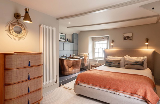 The Shambles – Port Isaac – Sleeps Four – Off Site Parking