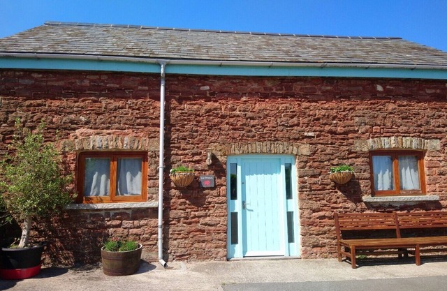 The Stables - Tyn Cellar Barns