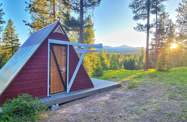 The Stargazer A-frame Cabin with Mtn View, Hot Tub