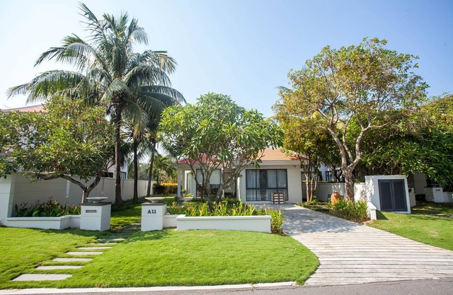 The Sunny Beach House
