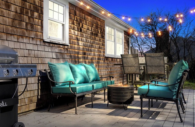 The Sunshine Cape Family/DogFriendly GameRoom Outdoor Shower