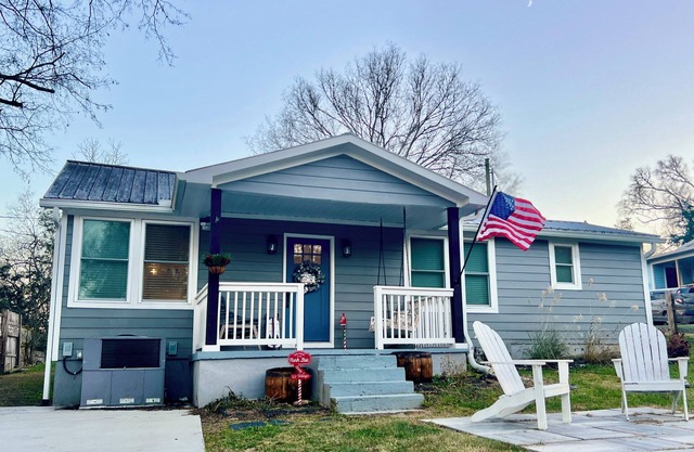 The Sycamore House in the Heart of Historic Leipers Fork Village - Franklin, TN