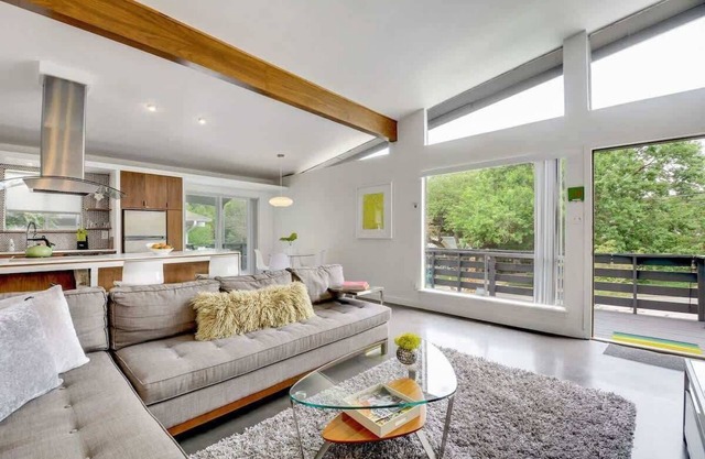 The Verde | Chic SoCo Retreat + Pet Friendly