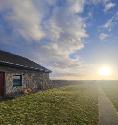 The Wee House -Coorie Doon Stays