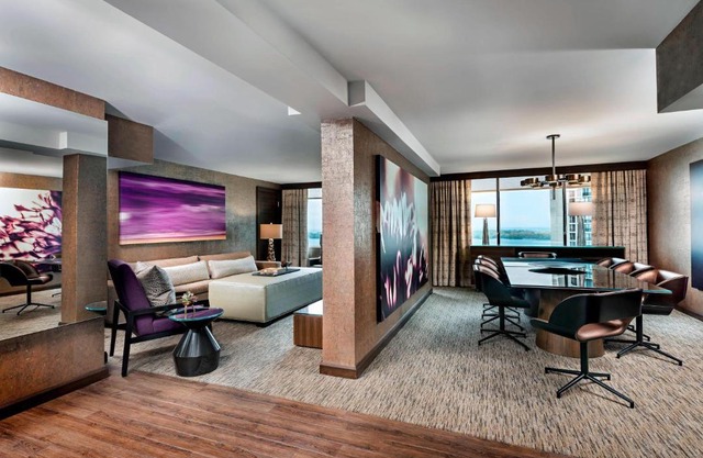 The Westin Harbour Castle, Toronto