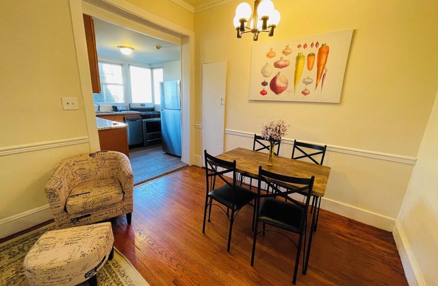 This apartment is a 2 bedroom(s), 1 bathrooms, located in Elkins Park, PA.