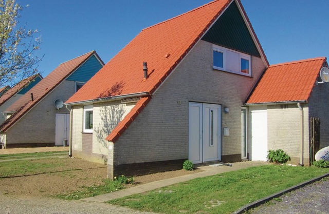 This beautifully furnished villa in the villa park Porta Isola in Stevensweert offers you pleasant c