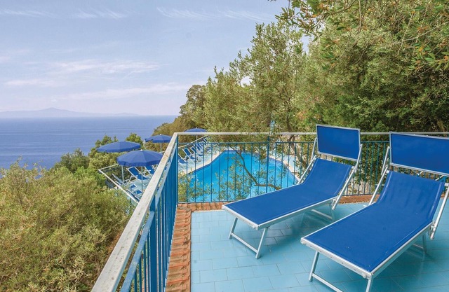 This modern bungalow belongs to a vacation home complex directly above the sea, with a unique panora