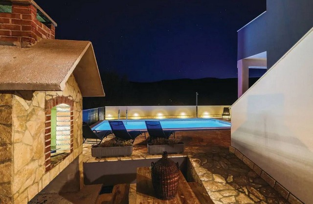 Three Bedroom Holiday Home