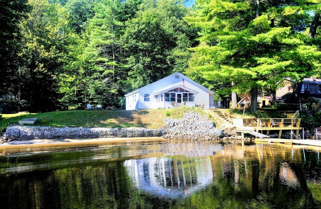 Three Hurricanes Landing - 3 Bedroom Cottage on the Beautiful Hudson River